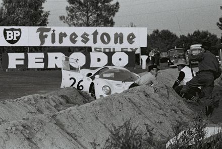 Ricardo Rodriguez i Chuck Parsons – Ferrari 365 P2.