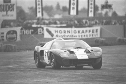 Jochen Neerpasch i Colin Crabbe – Ford GT 40.