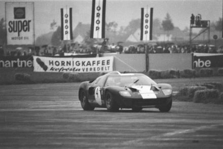 Jochen Neerpasch i Colin Crabbe – Ford GT 40.