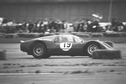  Rico Steinemann i Dieter Spoerry – Porsche 906.