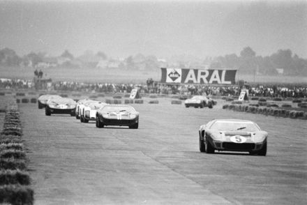 Nr.5.Paul Hawkins – Ford GT40.