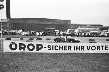 David Piper i David Skailes – Ferrari 250 LM.
