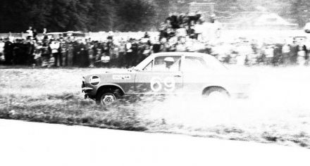 Heinz Böck i Walter Pixner – Vauxhall Victor.