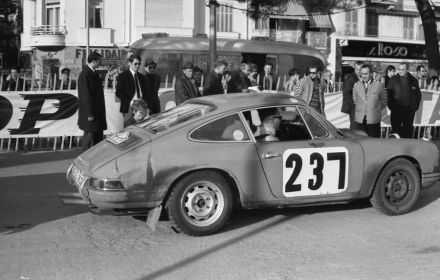 Åke Andersson i Sven Olof Svedberg – Porsche 911 T.