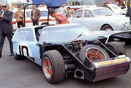 Paul Hawkins i David Hobbs – Ford GT 40 Mk.1.