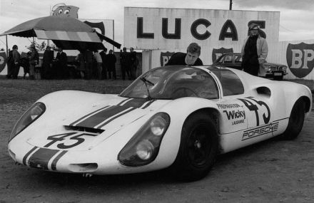 Jean Pierre Hanrioud i Andre Wicky – Porsche 910.