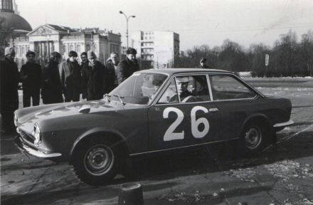 Błażej Krupa i Piotr Dąbkowski – Fiat 124 Sport coupe.