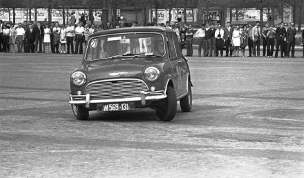 Zofia Kwaśniewska - Austin Mini 1000.