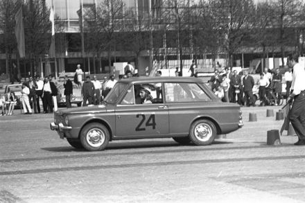 Alina Osęka – Hillman Imp.