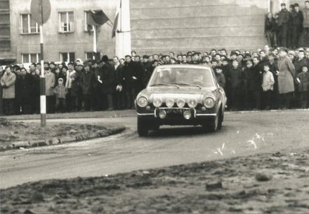 Błażej Krupa i Piotr Dąbkowski – Fiat 124 Sport coupe.