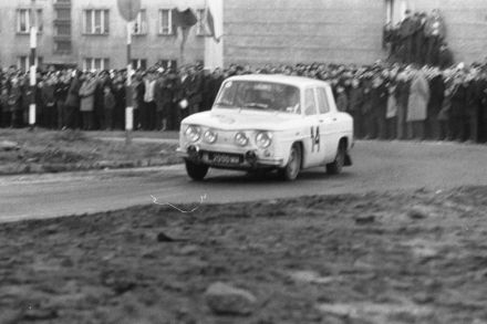 Andrzej Komorowski i Longin Bielak – Renault 8 Gordini.
