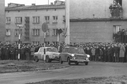 Marek Wachowski i Eugeniusz Pach – MG 1100, Marek Barański i Andrzej Wojciechowski – Renault 8 Gordini.