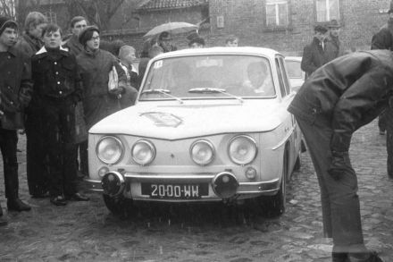 Andrzej Komorowski i Longin Bielak – Renault 8 Gordini.