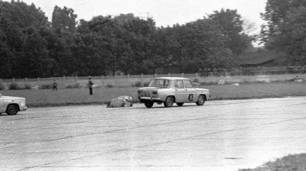 Franciszek Aromiński i Dominik Mydlarski - Renault R 8.