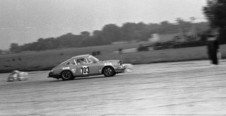 Manfred Gudladt i Eberhard Kuhna - Porsche 911 SE.