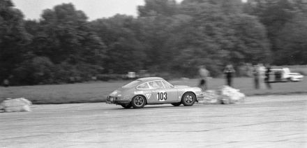 Manfred Gudladt i Eberhard Kuhna - Porsche 911 SE.