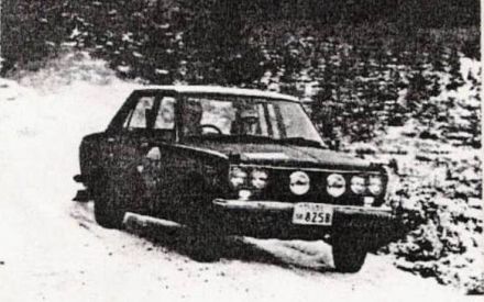 Rauno Aaltonen i Tony Ambrose – Datsun 1600 SSS coupe.