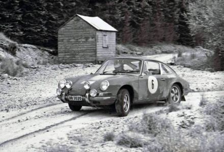 Björn Waldegard i Lars Helmer – Porsche 911 L.