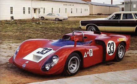 Nino Vaccarella i Lucien Bianchi – Alfa Romeo 33-3.