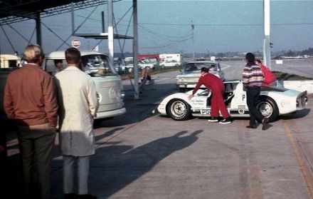 Fred Baker i Dick Smothers – Porsche 906 LE.