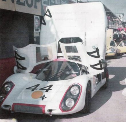 Alex Soler Roig i Rudi Lins – Porsche 907 2.2.