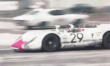 Gerhard Mitter i Udo Schütz – Porsche 908/02.