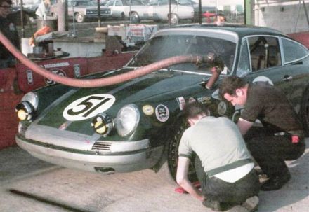 Gregg Loomis, Pete Harrison i Jack Ryan – Porsche 911 S.