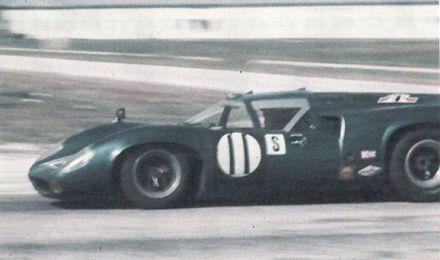 Lothar Motschenbacher i Ed Leslie – Lola T 70 Mk.3 Chevrolet.