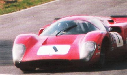 Paul Hawkins i Jonathan Williams – Lola T70 Mk.3B Chevrolet.