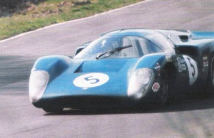 Trevor Taylor i Hugh Dibley – Lola T70 Mk.3B Chevrolet.