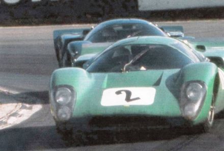 David Piper i Roy Pierpont – Lola T70 Mk.3B Chevrolet.