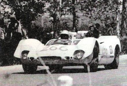 Gerhard Mitter i Udo Schütz – Porsche 908/02.