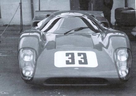 Paul Hawkins i David Prophet – Lola T70 Mk.3B Chevrolet.