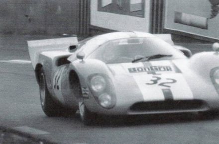 Jo Bonnier i Herbert Müller – Lola T70 Mk.3B Chevrolet.