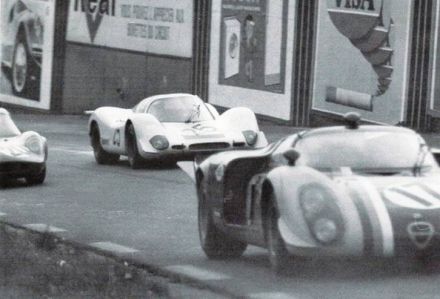 Gustave Gosselin i Claude Bourgoignie – Alfa Romeo T33/2,5, Jo Siffert i Brian Redman – Porsche 908 LH.