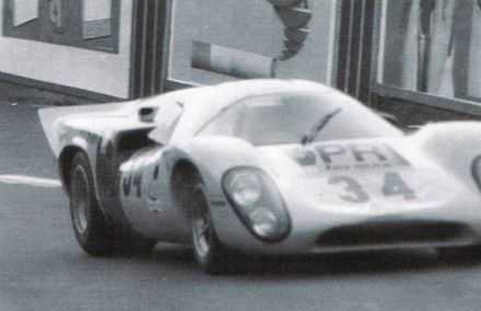 Picko Troberg i Björn Rothstein – Lola T70 Mk3B Chevrolet.