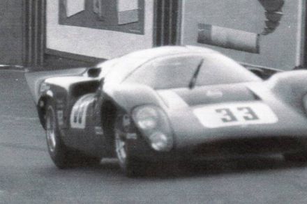 Paul Hawkins i David Prophet – Lola T70 Mk.3B Chevrolet.