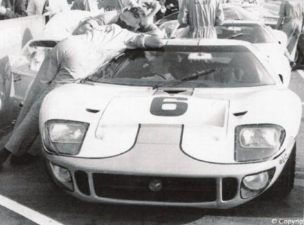 Jacky Ickx i Jackie Oliver – Ford GT 40.