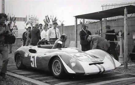 Maurizio Zanetti i Ugo Locatelli – Fiat Abarth 1000 SP Spyder.