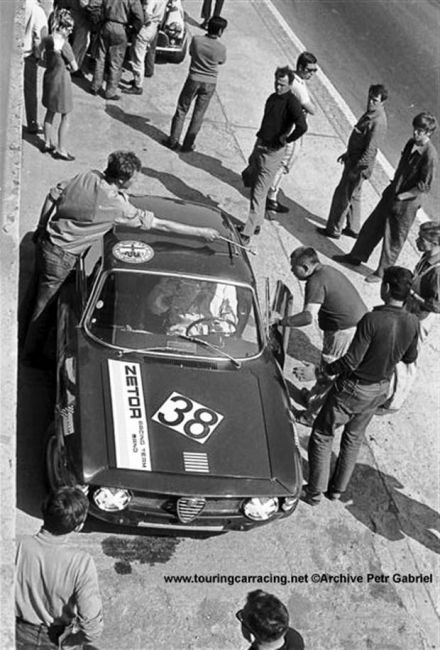 Jiři Rošicky – Alfa Romeo 1300 GTA Junior.
