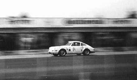 Toine Hezemans i Gijs van Lennep – Porsche 911.