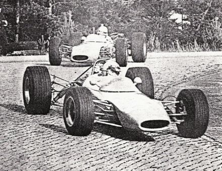 Vladimir Hubaček i Vladislav Ondrejik – Lotusy 41C Ford Cosworth.