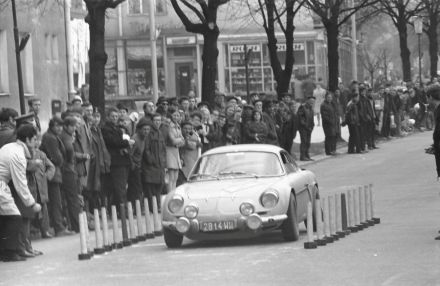 Krzysztof Komornicki i Lech Jaworowicz – Alpine Renault A 110.