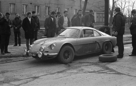 Krzysztof Komornicki i Lech Jaworowicz – Alpine Renault A 110.