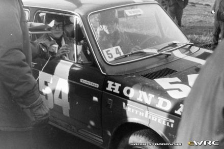 Maciej Jasiński i Joanna Jasińska – Honda N600.