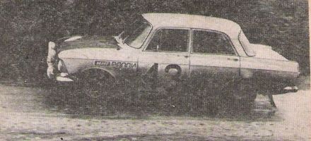 Stasis Brundza i Anatoly Brum na samochodzie Moskwicz 412.