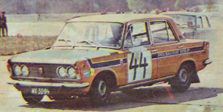 Robert Mucha na samochodzie Polski Fiat 125p / 1500 gr.2.