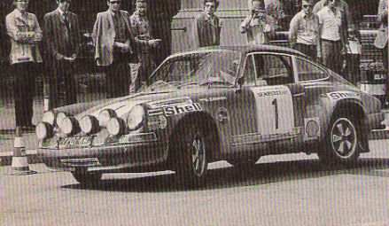 Sobiesław Zasada i Andrzej Komorowski na samochodzie Porsche 911S. (Auto Moto 10/1995)