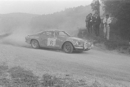 Klaus Rüssling i Wolfgang Weiss – Alpine Renault A 110 / 1600.