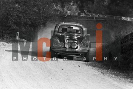 Wilhelm Bisek i Neverla na samochodzie VW 1302 S.